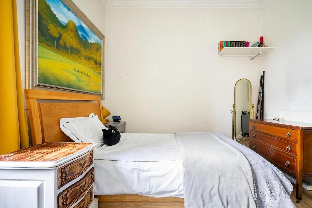 Stunning Central Flat With Modern Furnishings エディンバラ