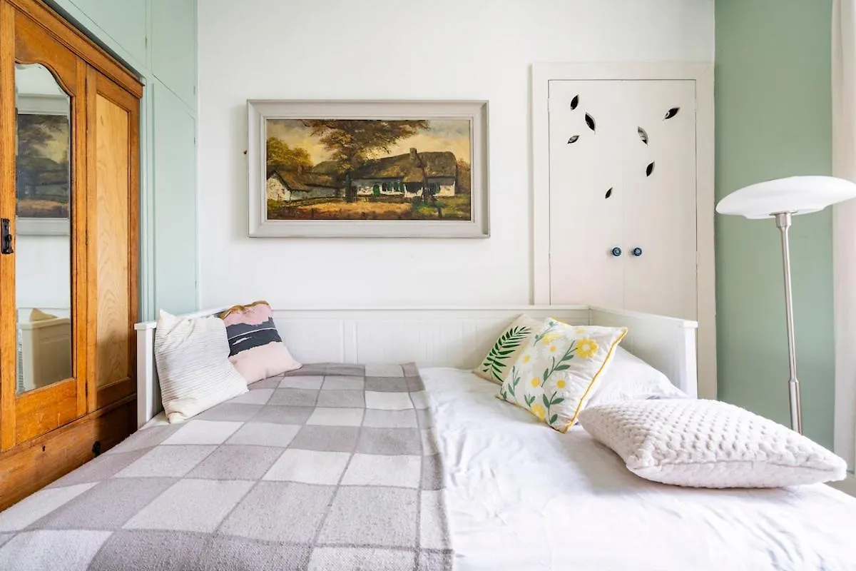 Stunning Central Flat With Modern Furnishings エディンバラ 0*,
